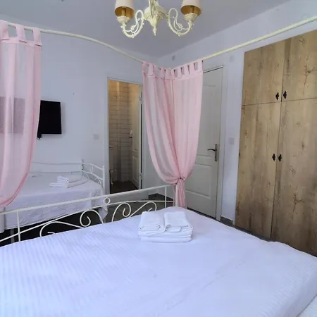 Sulty's Hotel *