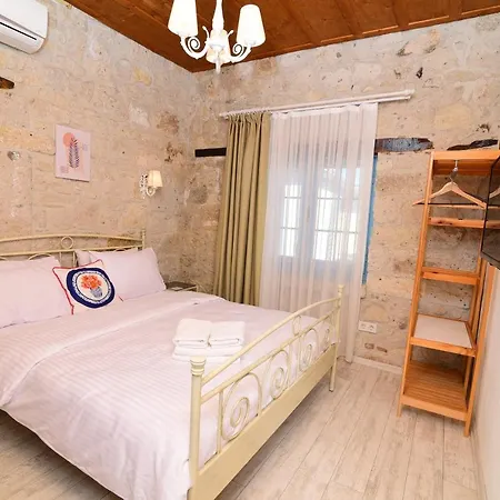 Sulty's Hotel *